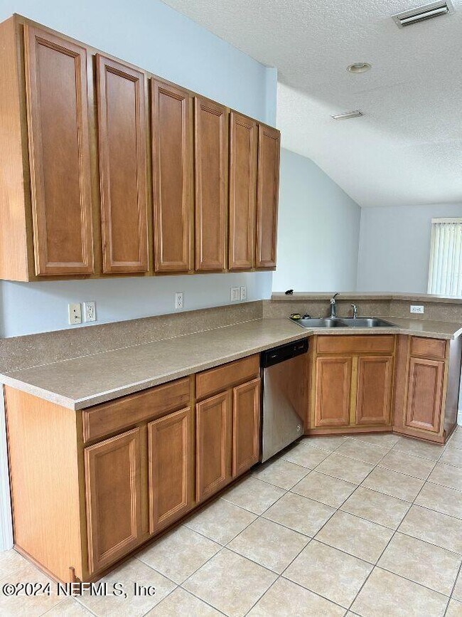 Building Photo - 1447 Barrington Cir