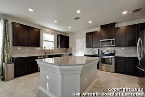 Building Photo - 1423 Hummingbird