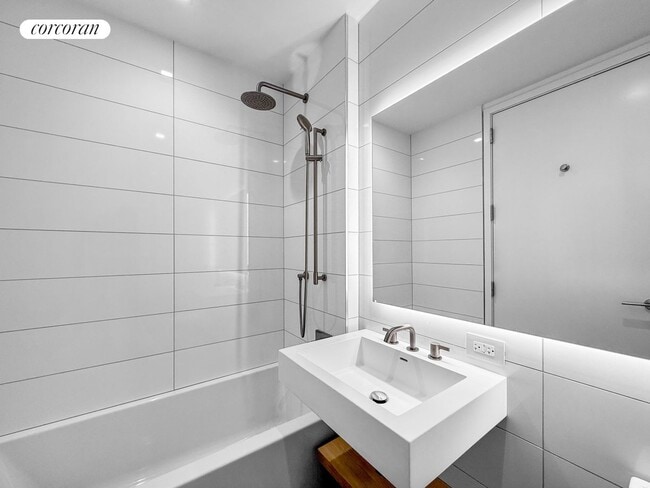 Building Photo - 98 Front St