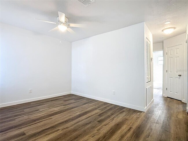 Building Photo - 2717 N Poinciana Blvd