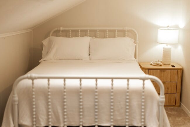 Building Photo - 29 Pinewood Forest Ct