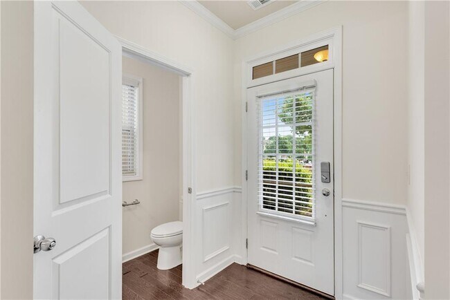 Building Photo - 4920 Breezewood Cir