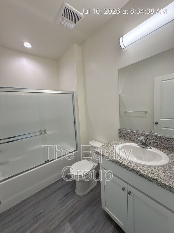 Building Photo - 723 S Pinkham St