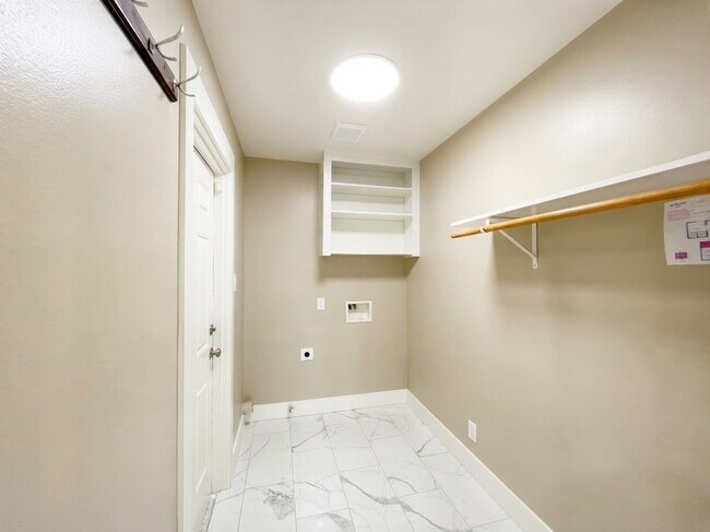 Building Photo - 4207 Birchton St