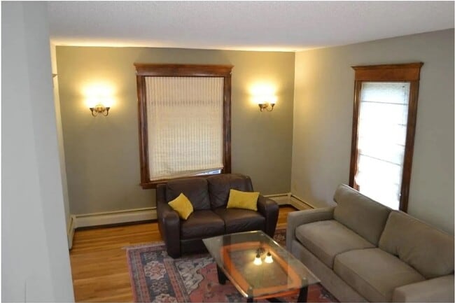 Building Photo - Amazing 5 Bedroom Single Home in SE!!