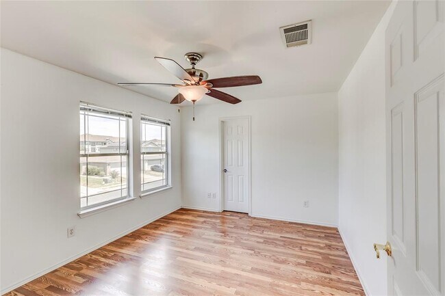 Building Photo - 1609 Anise Dr