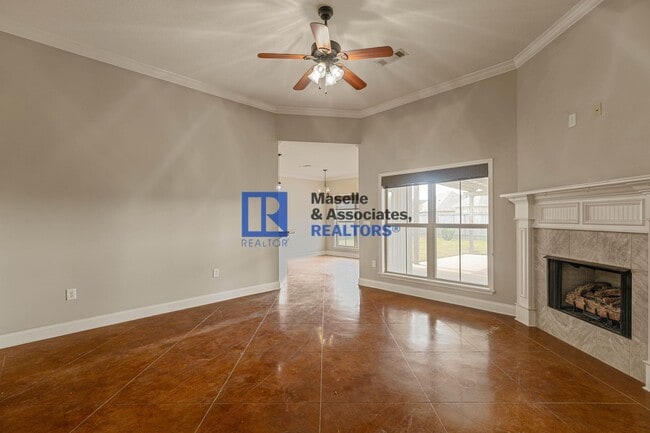 Building Photo - 3 Bed/2 Bath Home in Providence