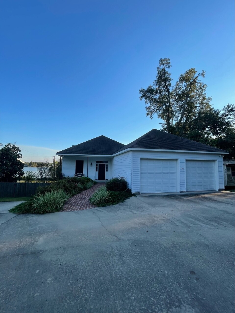 Building Photo - 1200 E Main St