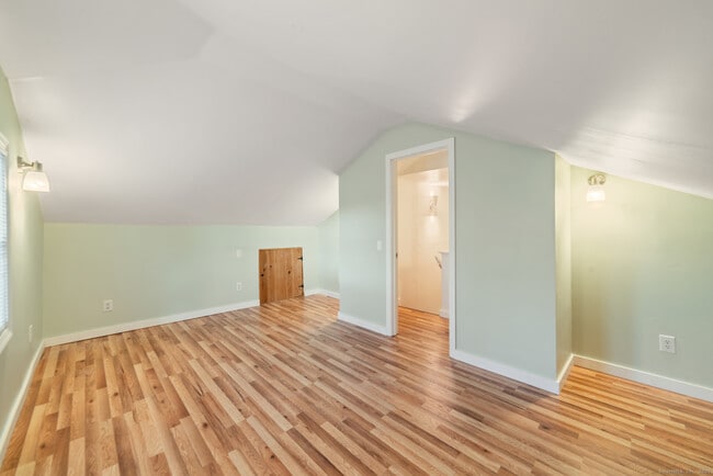 Building Photo - 46 Elaine Rd