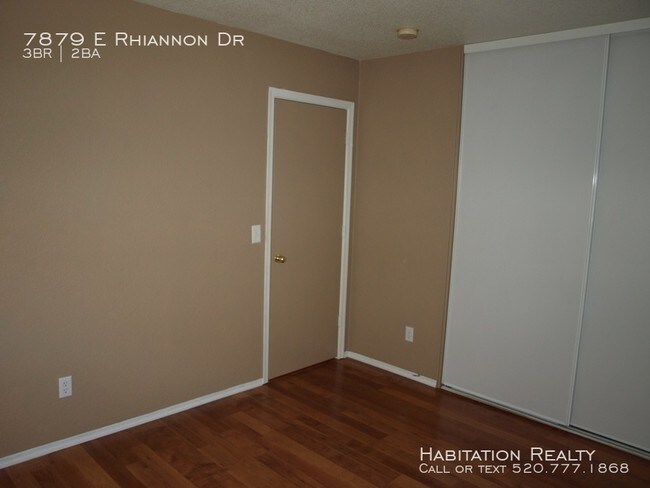 Building Photo - 3 Bedroom Home in Pantano Heights w/ Pool