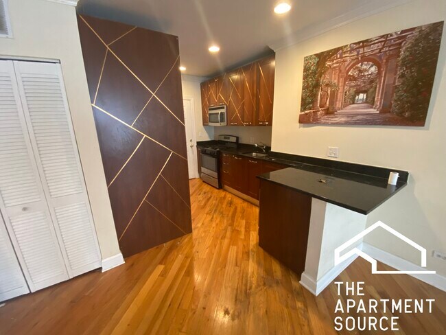 Building Photo - 2242 W Morse Ave