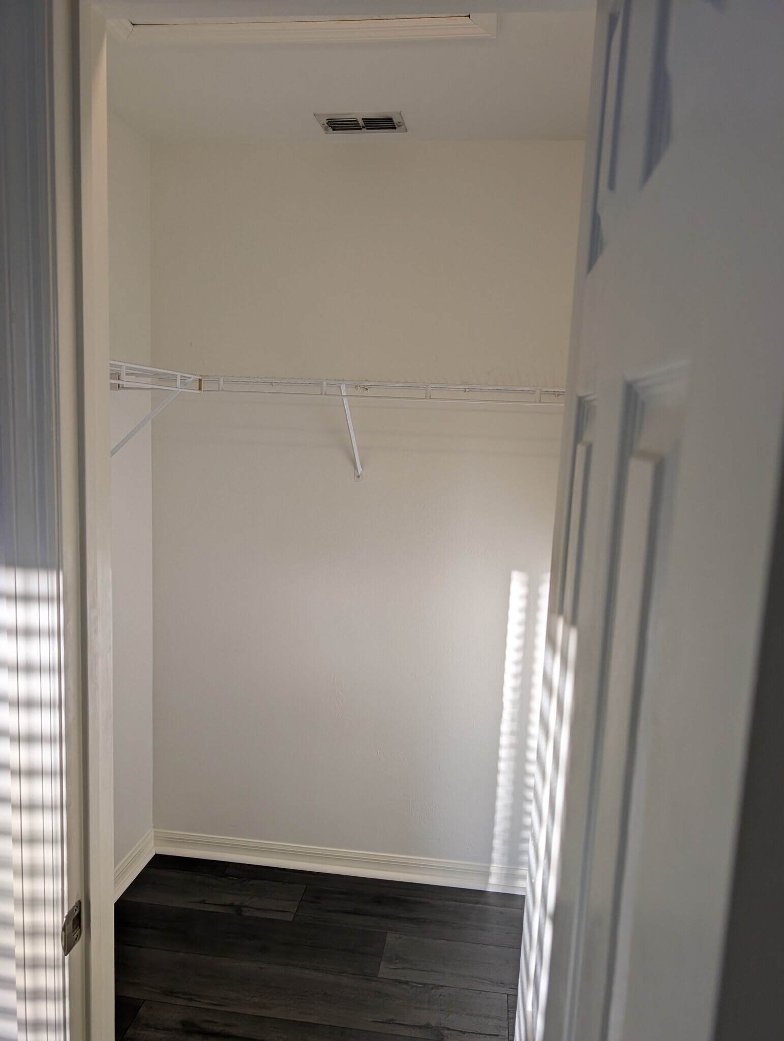 Building Photo - 3625 Riviera Cir