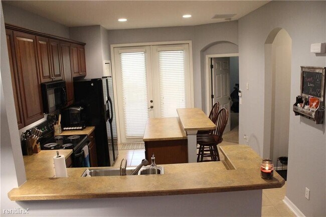 Building Photo - 3 br, 2.5 bath Townhome - 14232 Confetti Dr