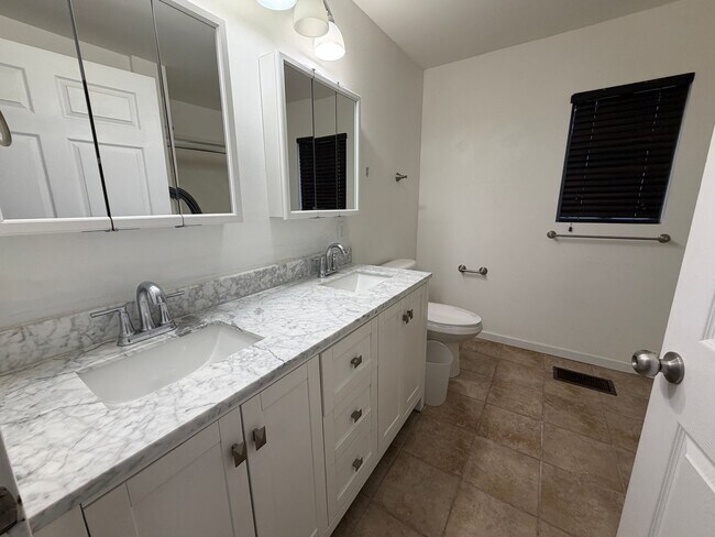 Building Photo - Nice 2-Bedroom Single Family Home Available in Ligonier