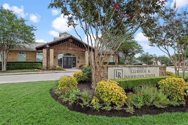 Building Photo - 29706 Parliament Hills Dr