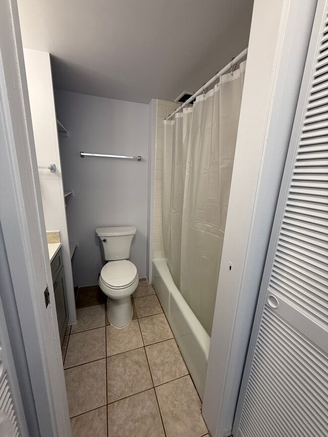 Building Photo - Kapiolani Terrace #706- Super convenient location!!! with ASSIGNED PARKING STALL!!