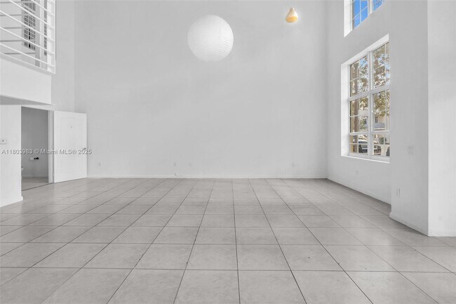 Building Photo - 410 Evernia St