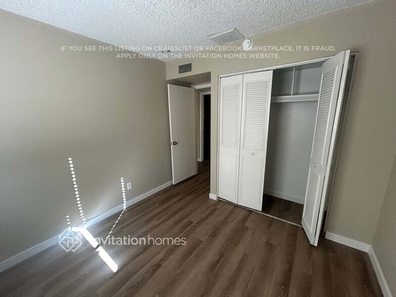 Building Photo - 3844 W Acapulco Ln