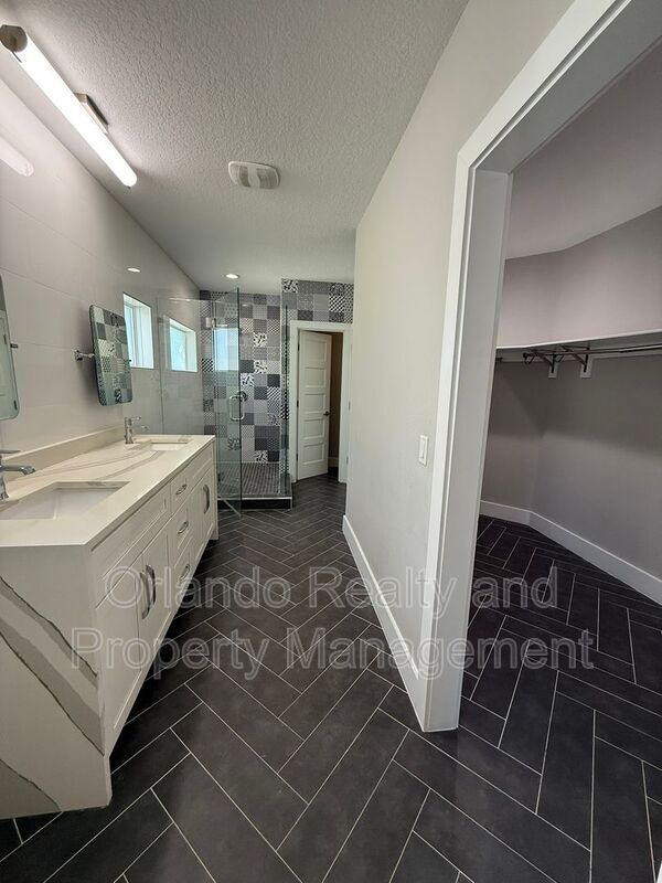 Building Photo - 521 Peachtree Rd