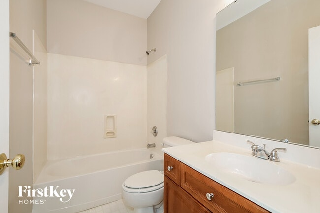 Building Photo - 1402 Holly Ridge Dr