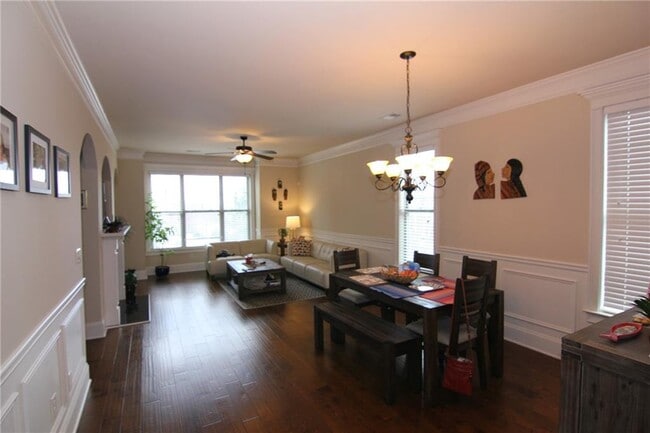 Building Photo - 1660 Jardin Ct