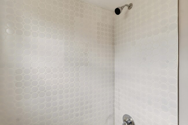 Building Photo - 8 Hames St