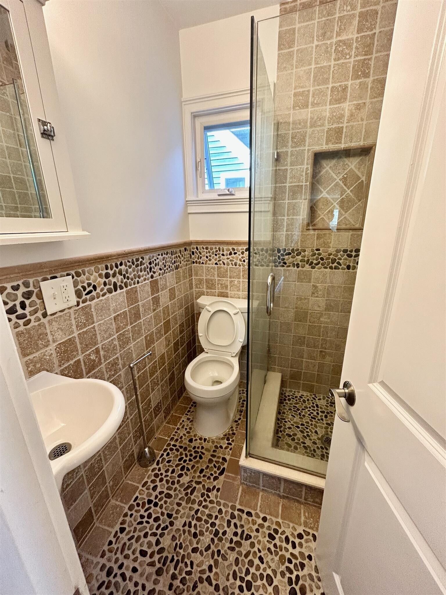 Building Photo - 57 Greenleaf Ave