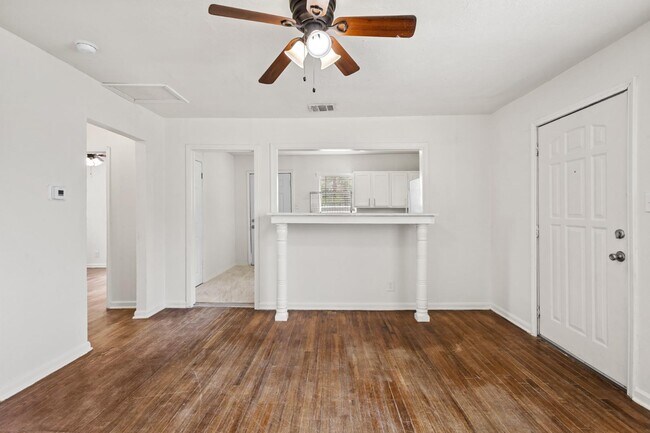 Building Photo - 759 Avondale Ave