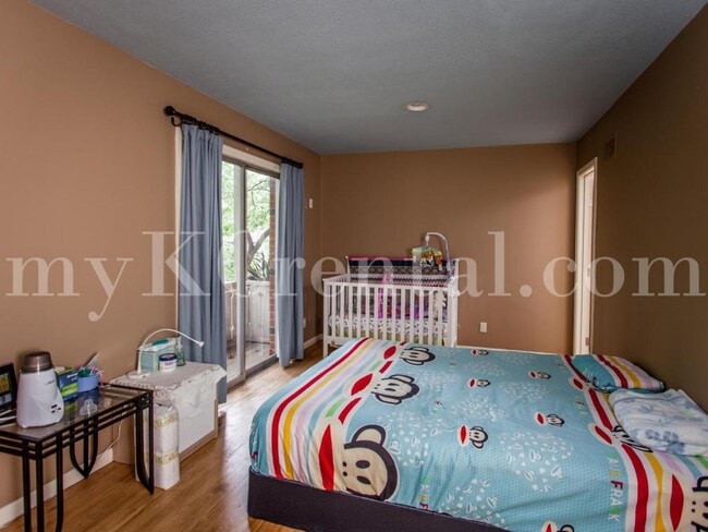 Building Photo - 9619 Outlook Dr