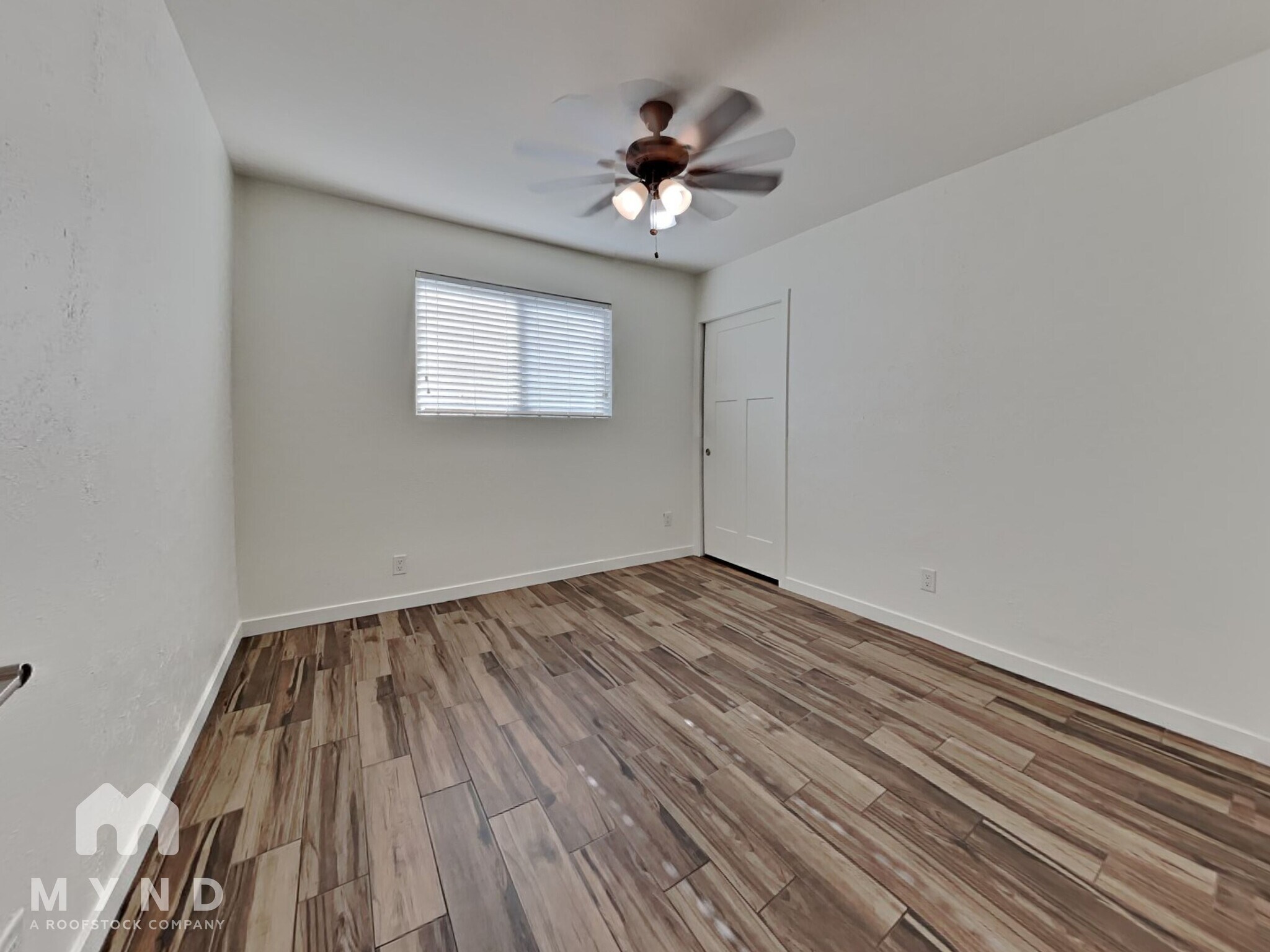 Building Photo - 1544 W 6th St