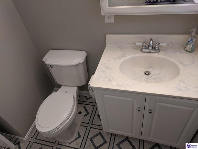 Building Photo - 638 Miller Rd