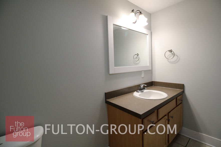 Building Photo - 847 Fountain St NE