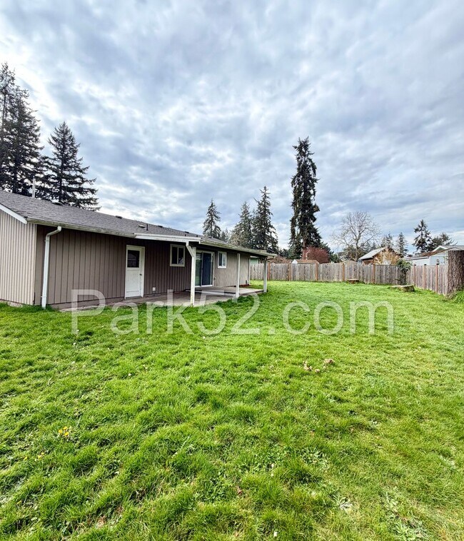 Building Photo - $250 OFF 1st Full Month's Rent!  Spanaway Area 3 Bedroom Rambler