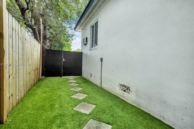 Building Photo - 277 NW 48th St