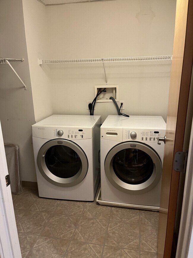 Building Photo - 160 Fremont St