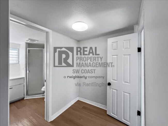 Building Photo - 8025 Roy Dr