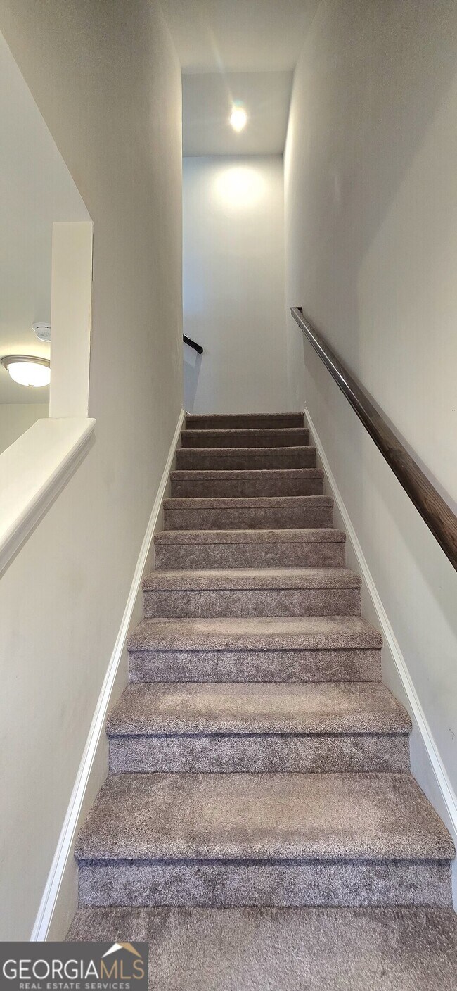 Building Photo - 3608 Hidden Valley Cir