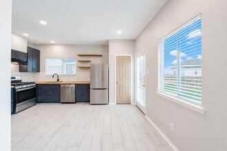 Building Photo - 11821 Jelicoe Dr