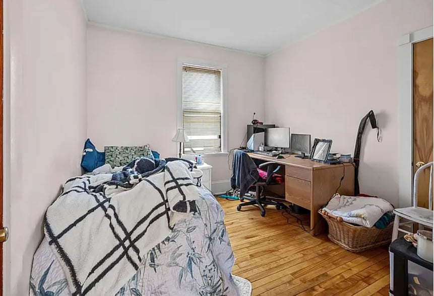 Bedroom 3 - 887 James Ave