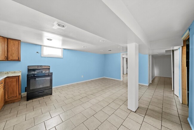 Building Photo - 4223 W 82nd St