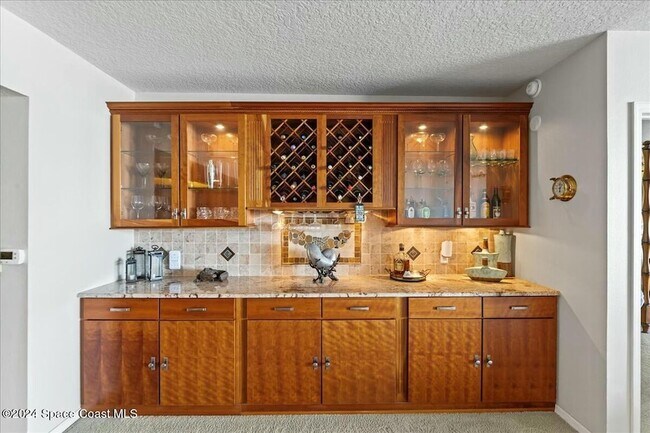 Building Photo - 925 Jimmy Buffett Mem Hwy