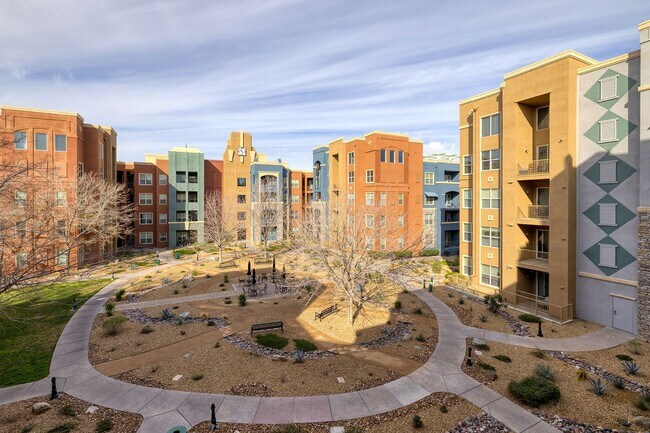 Building Photo - Guard Gated 3rd Floor Unit off Las Vegas Blvd