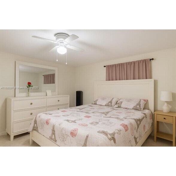 Building Photo - 3925 SW 88th Pl