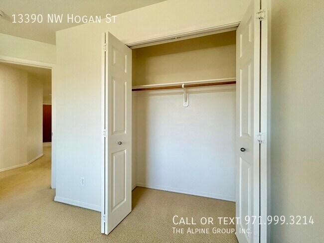 Building Photo - 13390 NW Hogan St