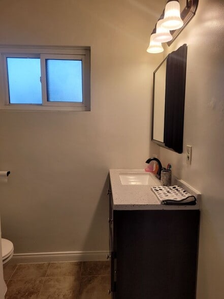 Building Photo - 10854 Marklein Ave