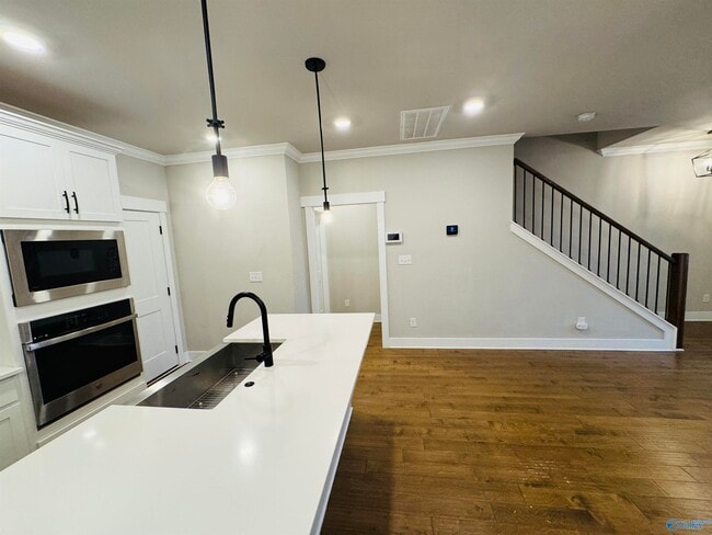 Building Photo - 136 Iberville St