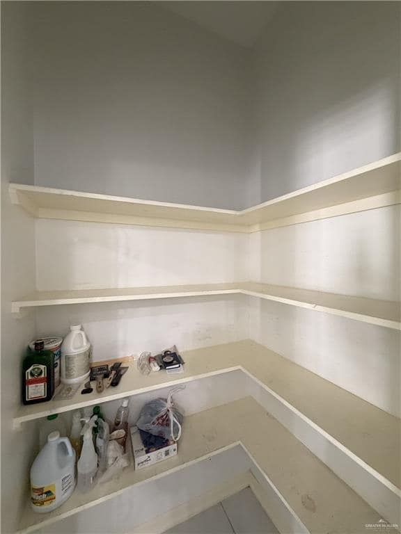 Building Photo - 20 Spanish Oak Dr