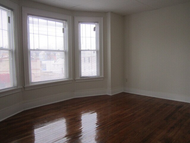 Building Photo - 448 Hawley Ave