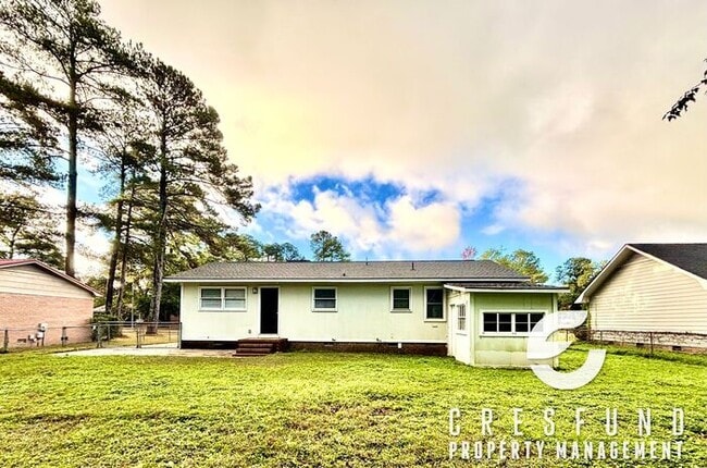 Building Photo - Commuter’s Dream! Gorgeous 3BR/2BA Home by...