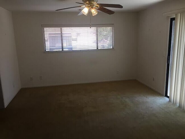 Building Photo - 3 br, 2 bath House - 2890 Huntington Blvd ...